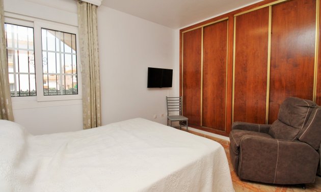 Resale - Apartment -
Villamartín - PAU 8