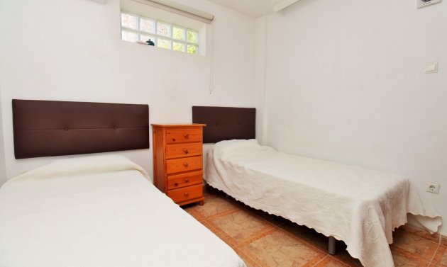 Resale - Apartment -
Villamartín - PAU 8