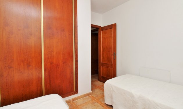 Resale - Apartment -
Villamartín - PAU 8