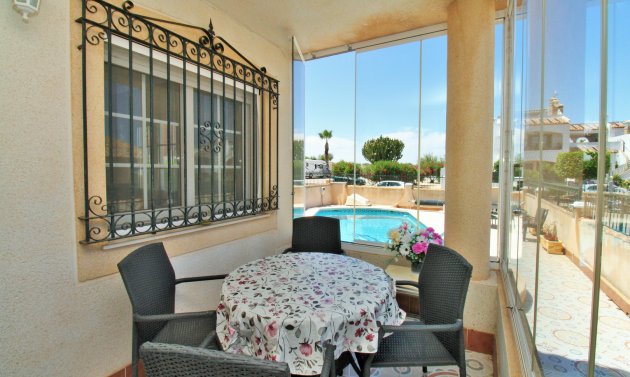 Resale - Apartment -
Villamartín - PAU 8