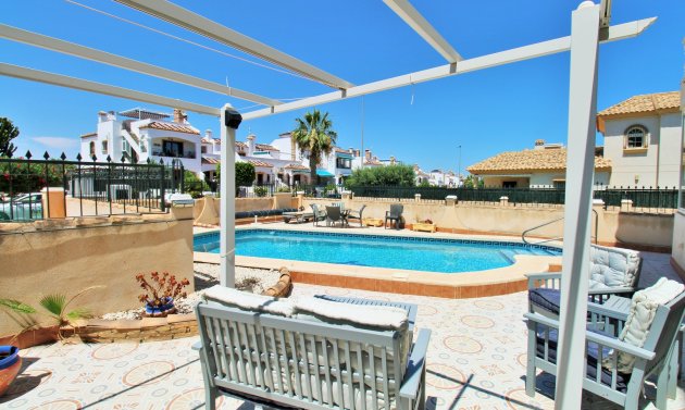 Resale - Apartment -
Villamartín - PAU 8
