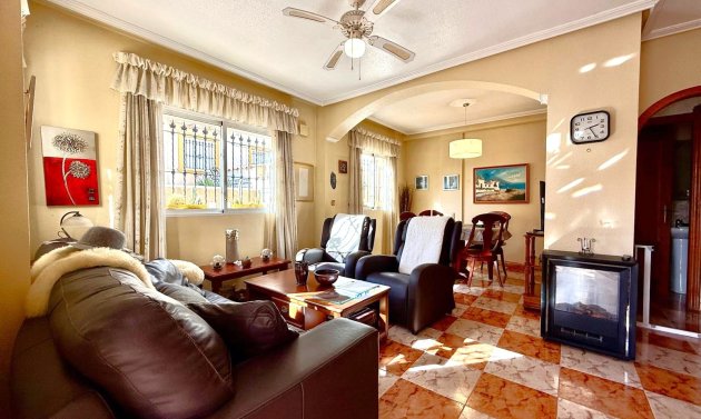Resale - Townhouse -
Orihuela Costa - Villamartín