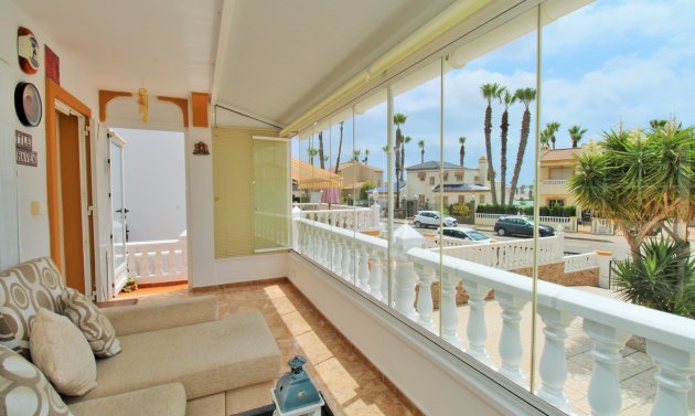 Resale - Villa -
Villamartín - Los Dolses