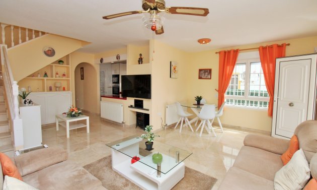 Resale - Villa -
Villamartín - Los Dolses