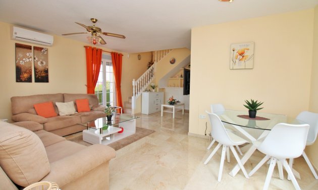 Resale - Villa -
Villamartín - Los Dolses