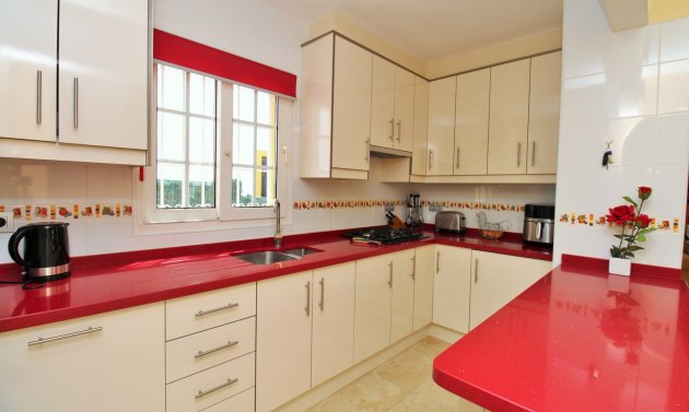 Resale - Villa -
Villamartín - Los Dolses