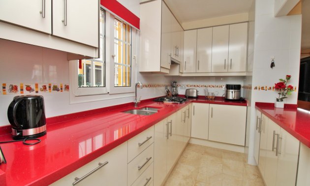 Resale - Villa -
Villamartín - Los Dolses