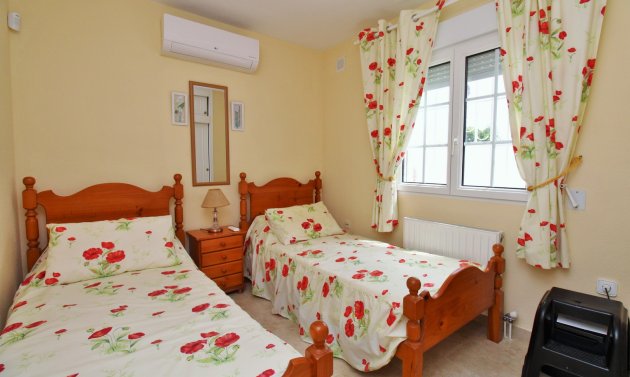 Resale - Villa -
Villamartín - Los Dolses