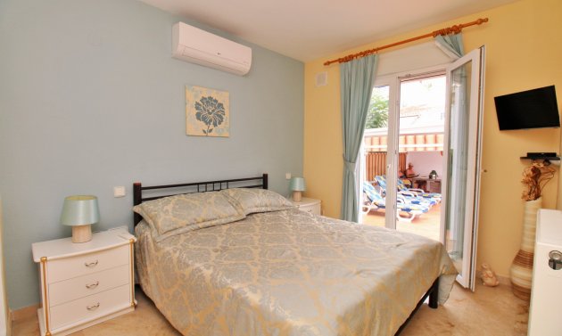 Resale - Villa -
Villamartín - Los Dolses