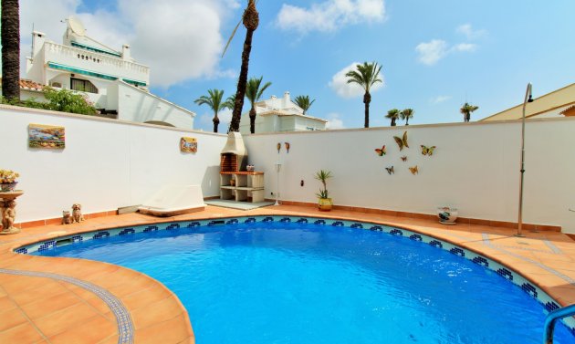 Resale - Villa -
Villamartín - Los Dolses