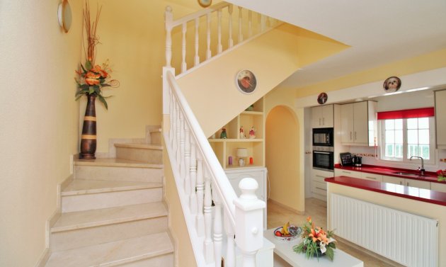 Resale - Villa -
Villamartín - Los Dolses