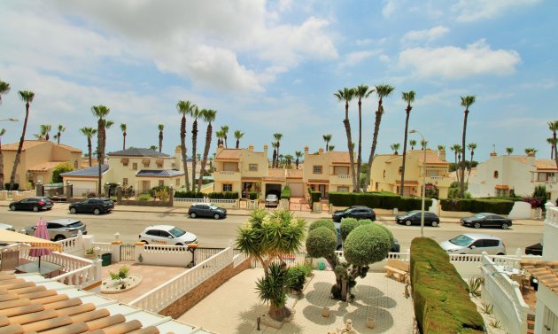 Resale - Villa -
Villamartín - Los Dolses
