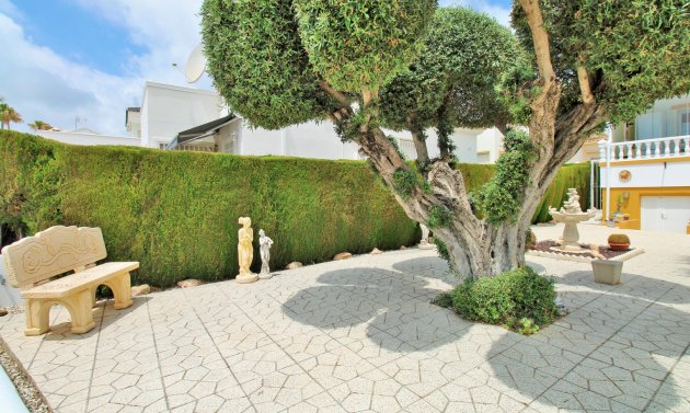Resale - Villa -
Villamartín - Los Dolses