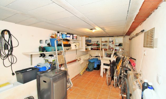 Resale - Villa -
Villamartín - Los Dolses