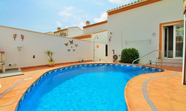 Resale - Villa -
Villamartín - Los Dolses