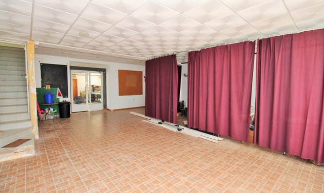 Wiederverkauf - Kommerziell -
Villamartín - Villamartin