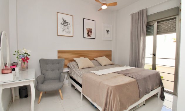 Återförsäljning - Villa -
Villamartín - Villamartin
