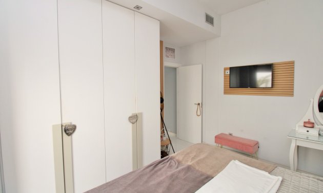 Återförsäljning - Villa -
Villamartín - Villamartin