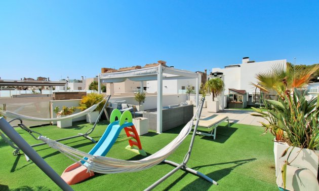 Återförsäljning - Villa -
Villamartín - Villamartin