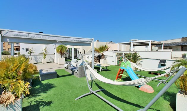 Återförsäljning - Villa -
Villamartín - Villamartin