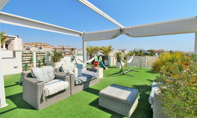 Återförsäljning - Villa -
Villamartín - Villamartin