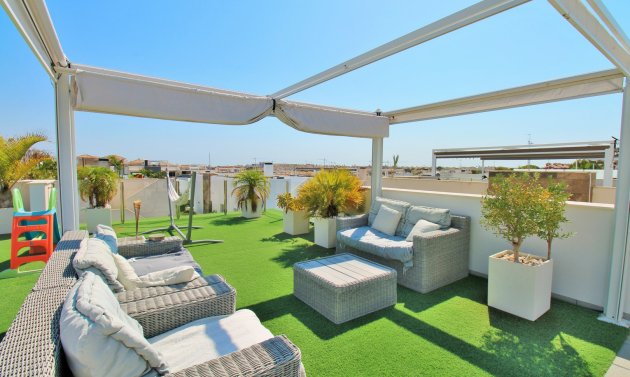 Återförsäljning - Villa -
Villamartín - Villamartin