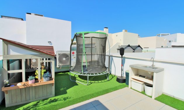 Återförsäljning - Villa -
Villamartín - Villamartin