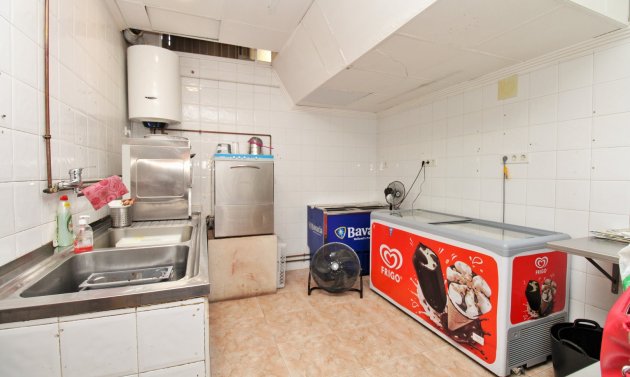 Resale - Commercial -
Villamartín - Villamartin