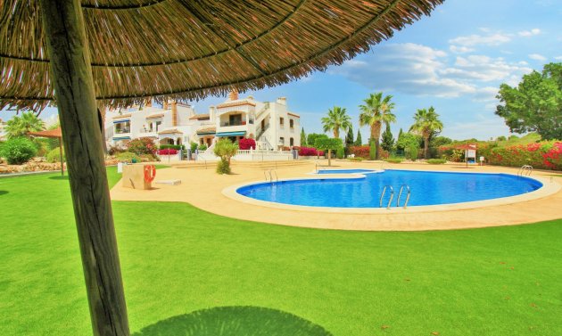 Resale - Apartment -
Villamartín - PAU 8