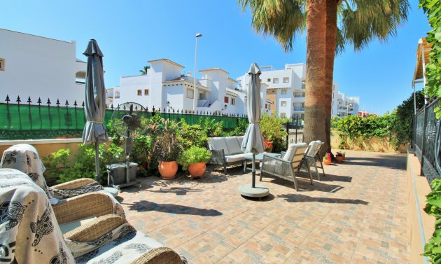 Resale - Villa -
Villamartín - Los Dolses