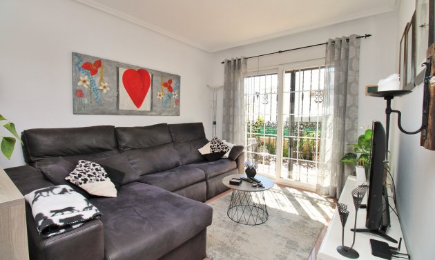 Resale - Villa -
Villamartín - Los Dolses