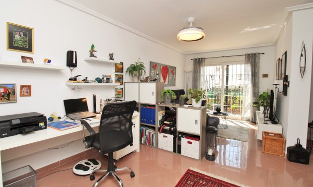 Resale - Villa -
Villamartín - Los Dolses