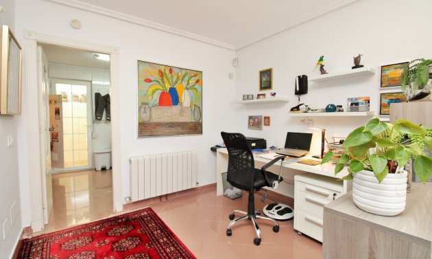 Resale - Villa -
Villamartín - Los Dolses
