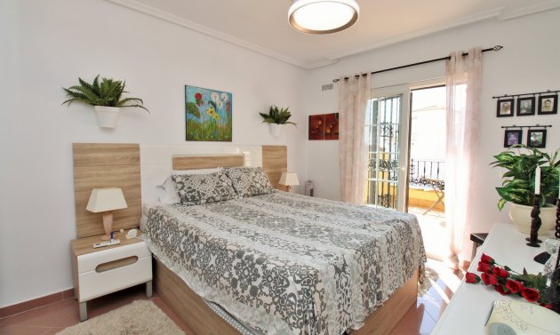 Resale - Villa -
Villamartín - Los Dolses