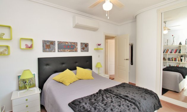 Resale - Villa -
Villamartín - Los Dolses