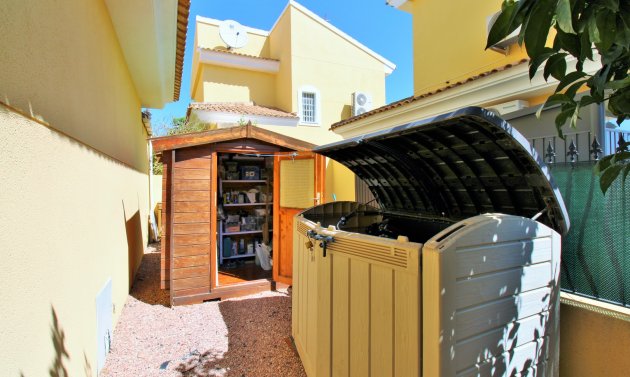 Resale - Villa -
Villamartín - Los Dolses