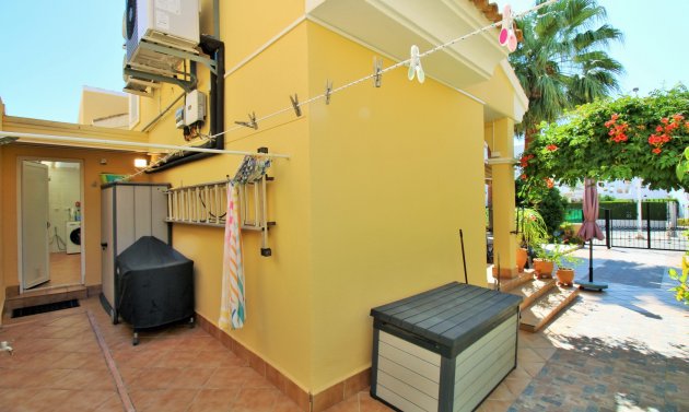 Resale - Villa -
Villamartín - Los Dolses