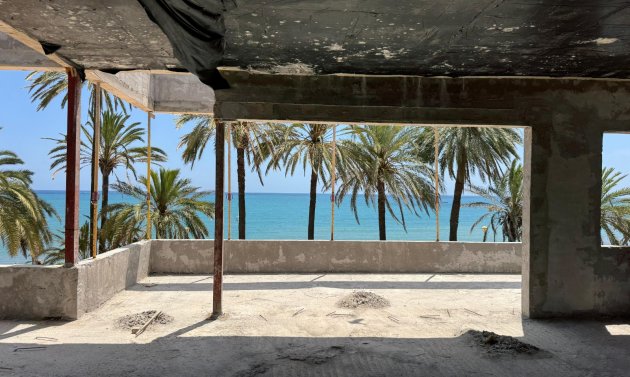 Obra nueva - Villa -
Orihuela Costa - Punta Prima