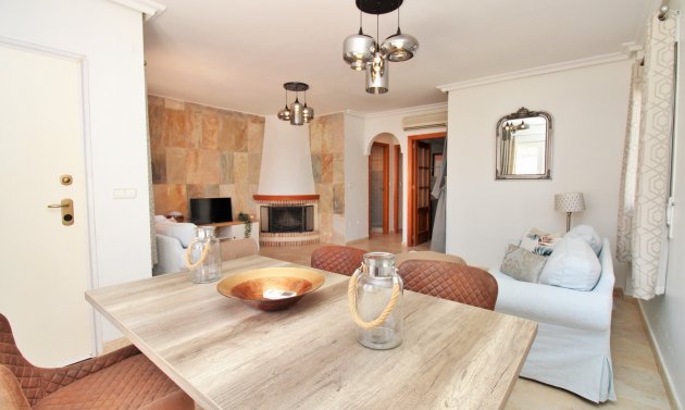 Återförsäljning - Detached Villa -
Cabo Roig