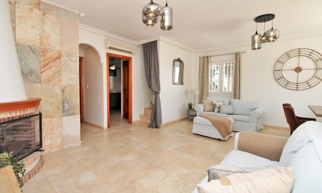 Återförsäljning - Detached Villa -
Cabo Roig