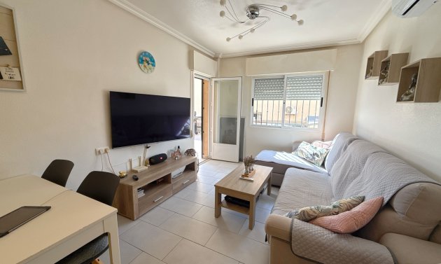 Resale - Apartamento -
Cabo Roig