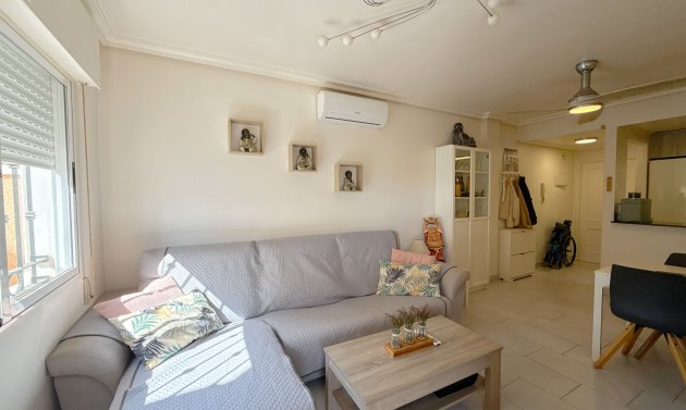 Resale - Apartamento -
Cabo Roig