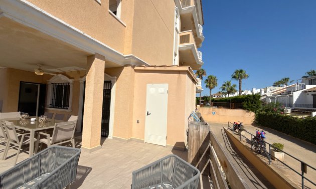 Resale - Apartamento -
Cabo Roig