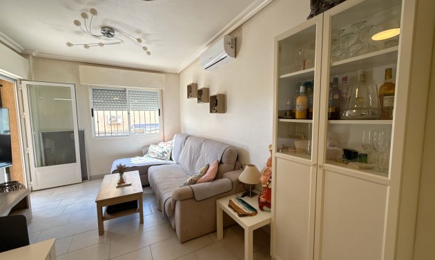 Resale - Apartamento -
Cabo Roig
