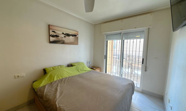Resale - Apartamento -
Cabo Roig