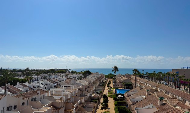 Resale - Apartamento -
Cabo Roig