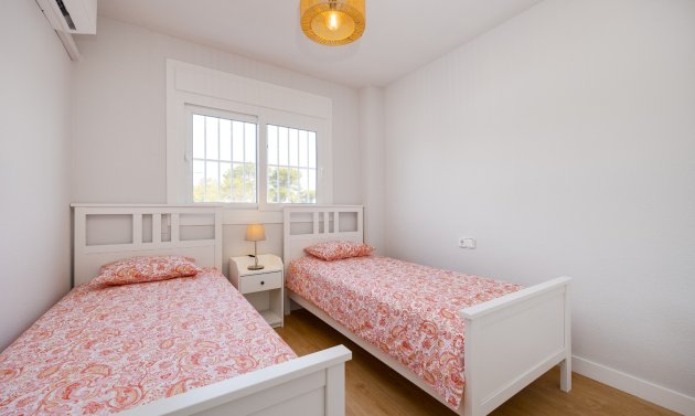 Resale - Apartment -
Orihuela Costa - Dehesa de campoamor