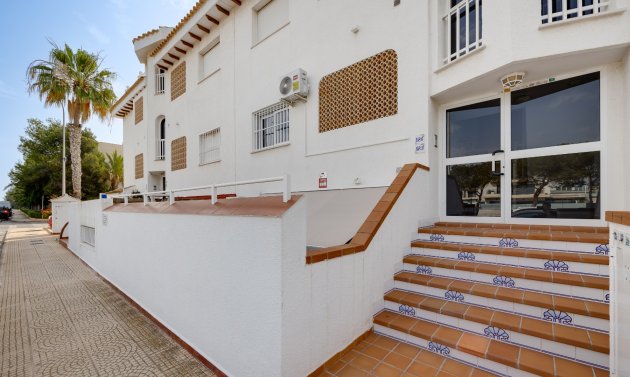 Resale - Apartment -
Orihuela Costa - Dehesa de campoamor
