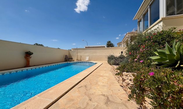 Reventa - Detached Villa -
Orihuela Costa - Villamartín