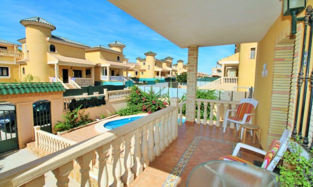 Återförsäljning - Detached Villa -
Villamartín - Villamartin